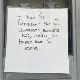 Merci de taper sur la porte