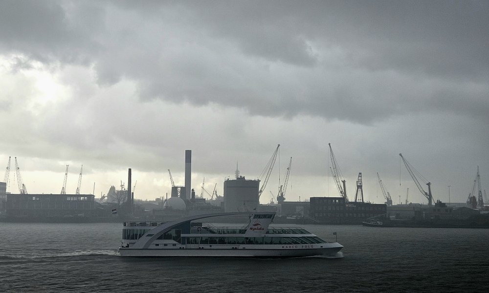 1.0 Pendant ce temps