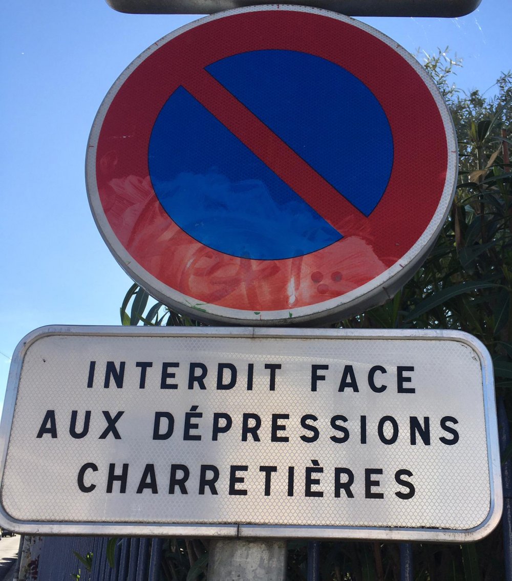 Interdit face aux dépressions charretières