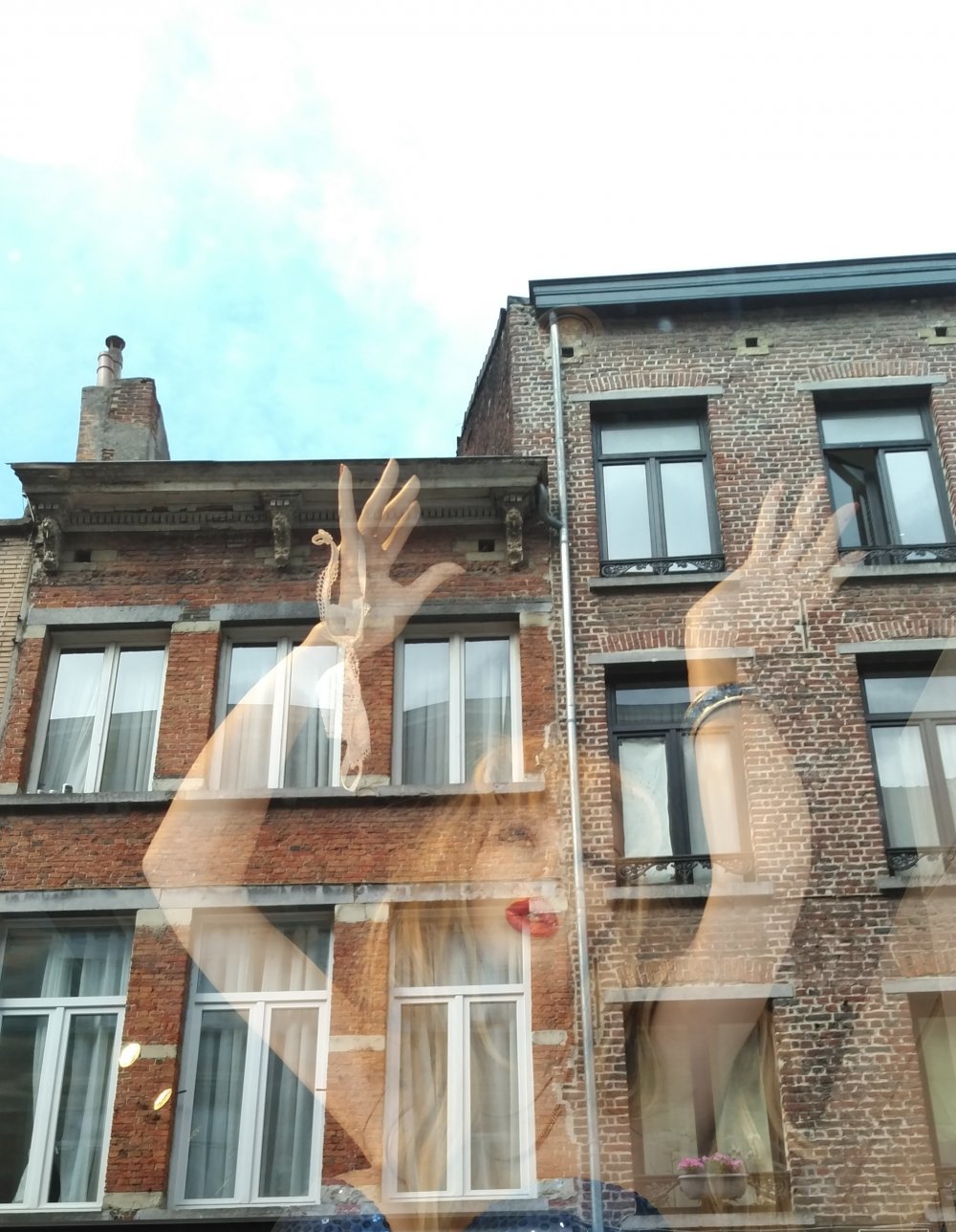 Encotillonné