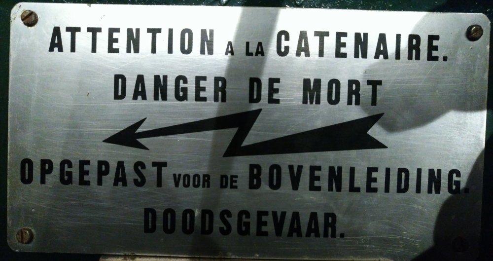 attention à la caténaire