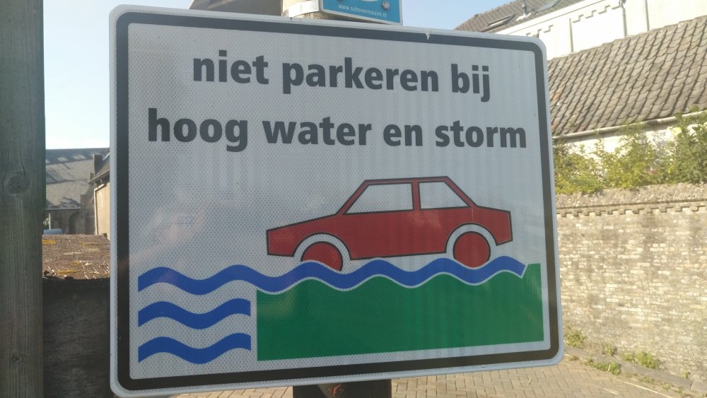 Niet parkeren bij hoog water en storm