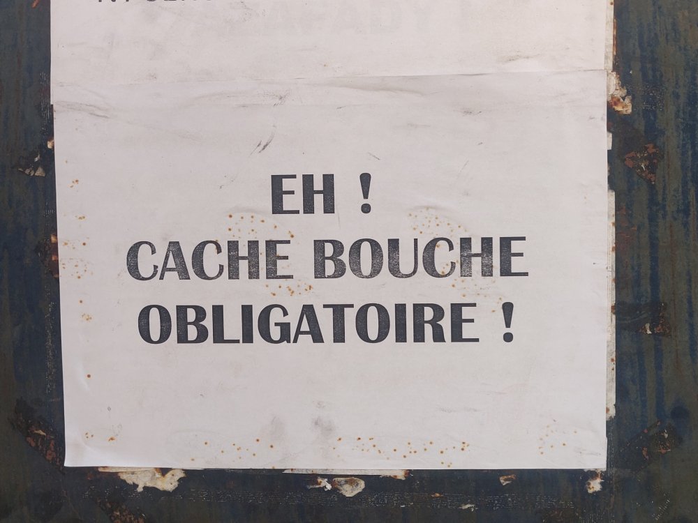 Cache bouche obligatoire