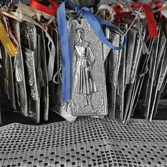 Ombres enchevêtrées en un treillis hirsute