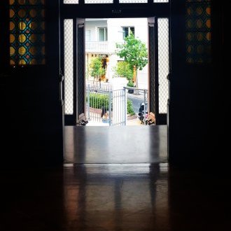 Attendre avec curiosité