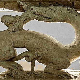 Sur un ton va-t-en-guerre