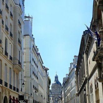 Regarder sans faire de position d'existence.