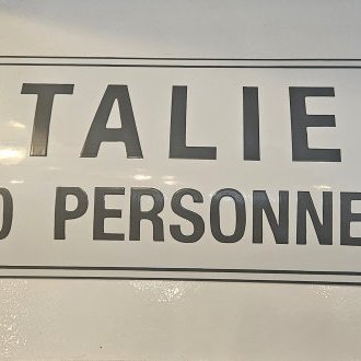 Italie 560 personnes