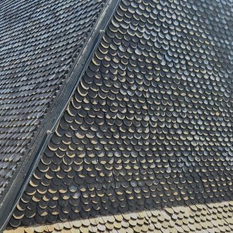 Les toits ont des oreilles